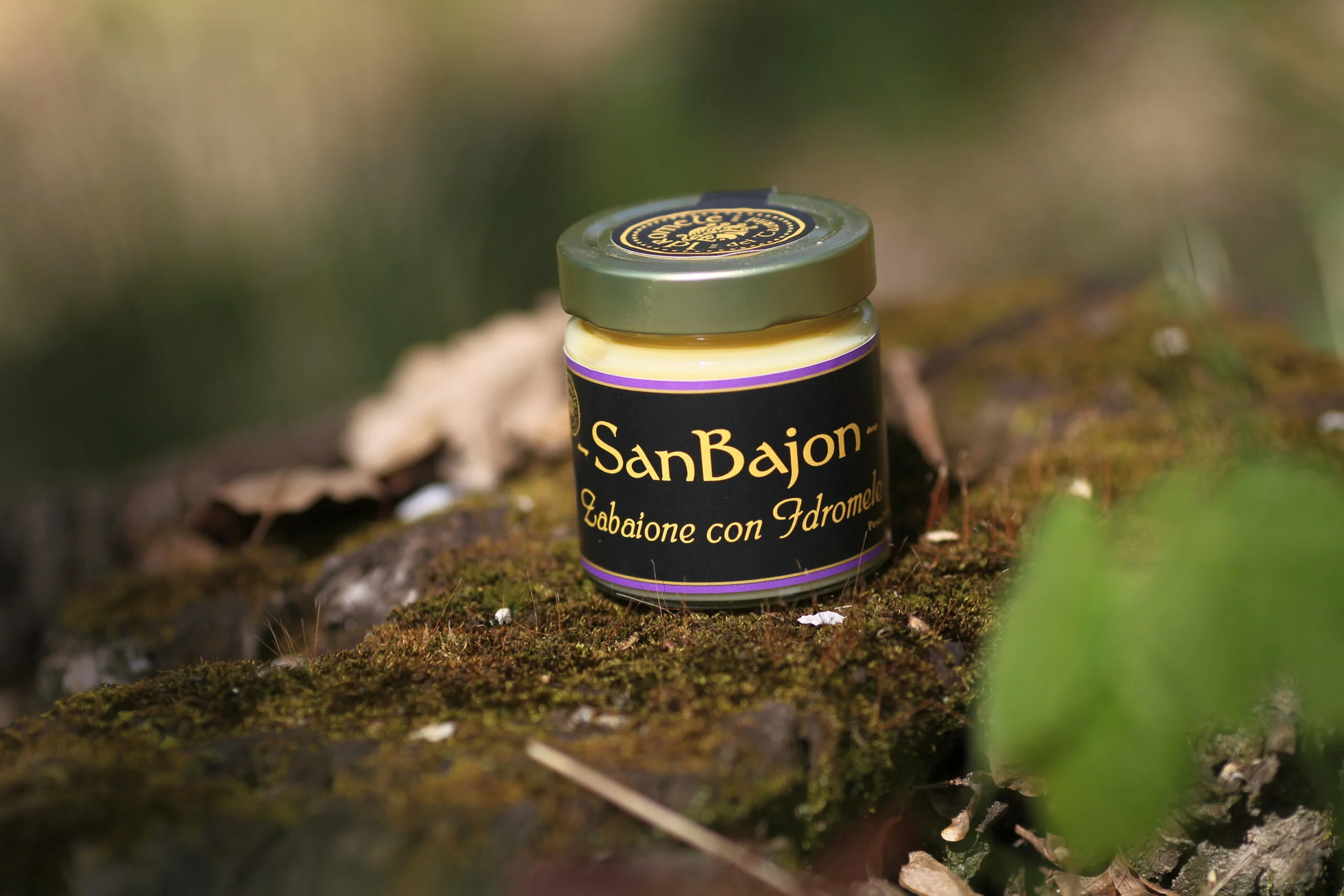 Vasetto di SanBajon, zabaione all'idromele di Idromele dei Taurini su un tronco di albero